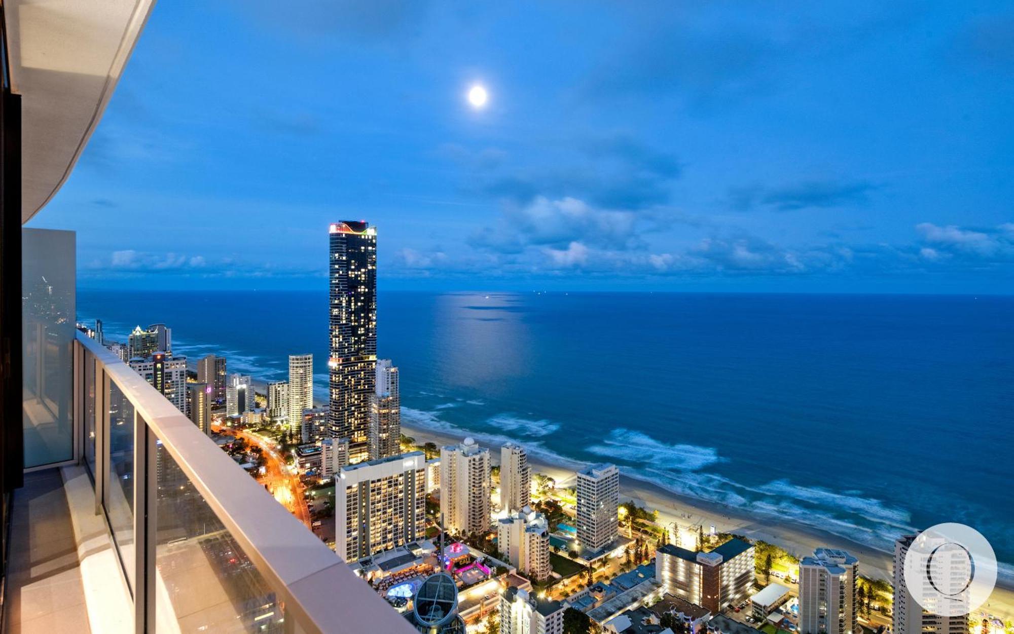 Circle On Cavill - Qstay Gold Coast Buitenkant foto